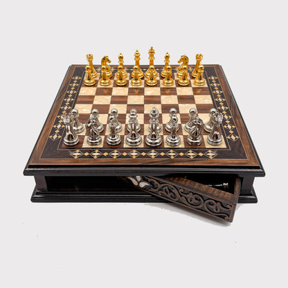 Round Handcrafted Chess Board – Metal Pieces