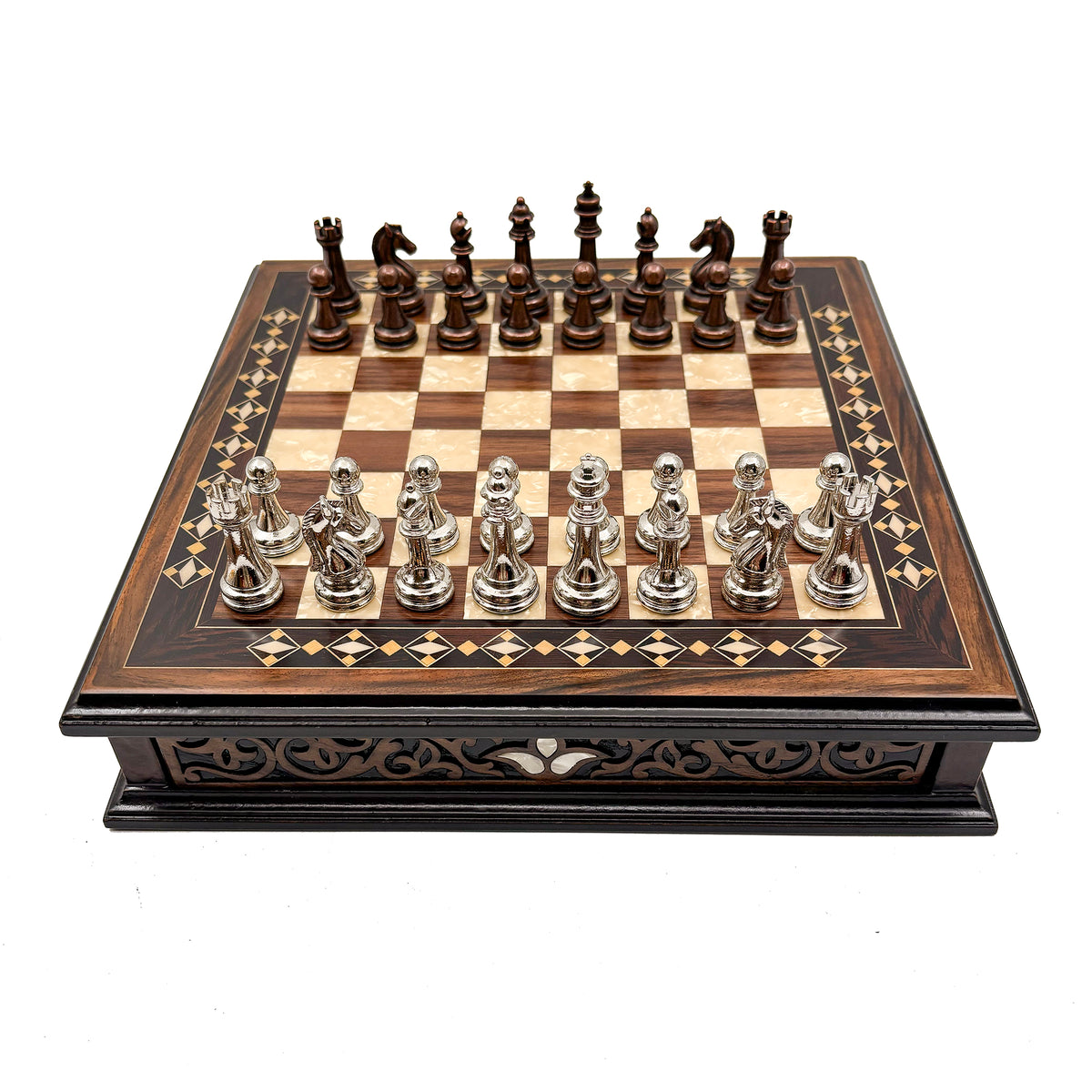 Round Handcrafted Chess Board – Metal Pieces