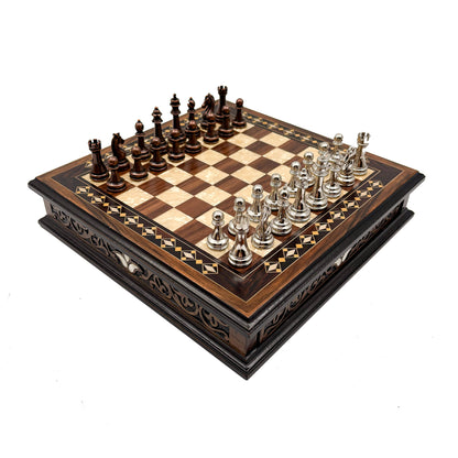 Round Handcrafted Chess Board – Metal Pieces