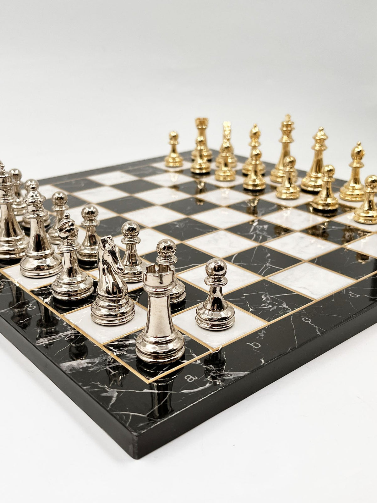 Marble Pattern Chess Set with Roman Metal Pieces